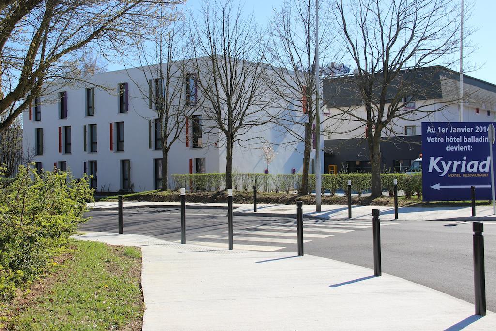 Kyriad Saint Quentin En Yvelines - Montigny Montigny-le-Bretonneux Exterior foto